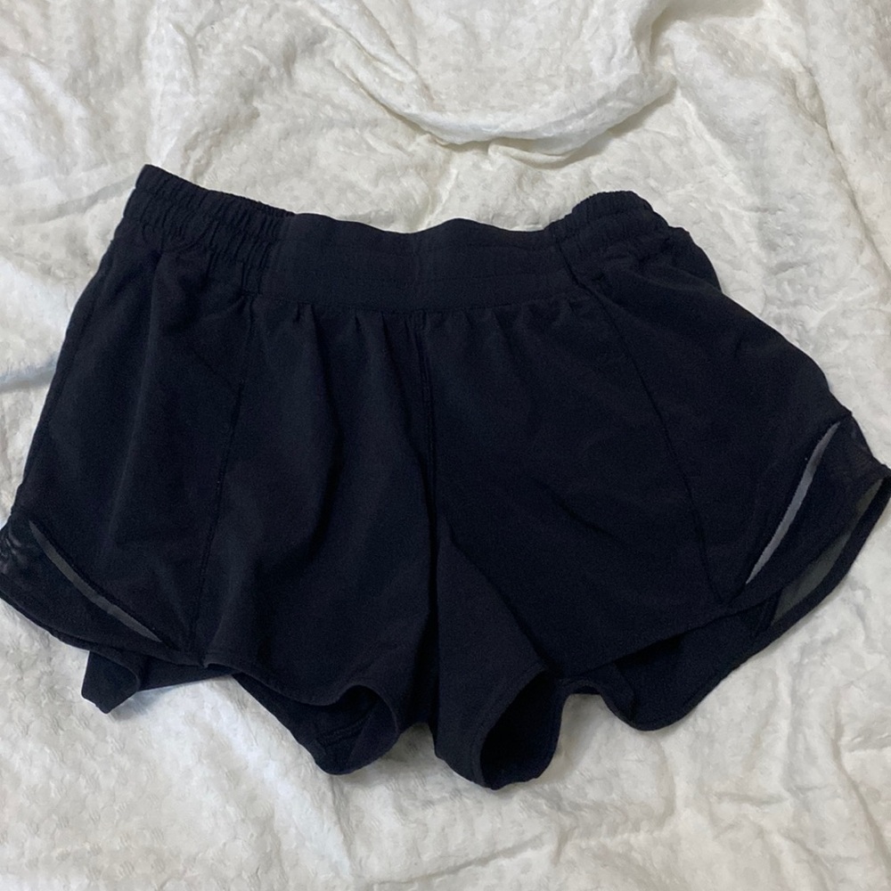 Black Lululemon Hotty Hot Size 8 Low rise 4 in